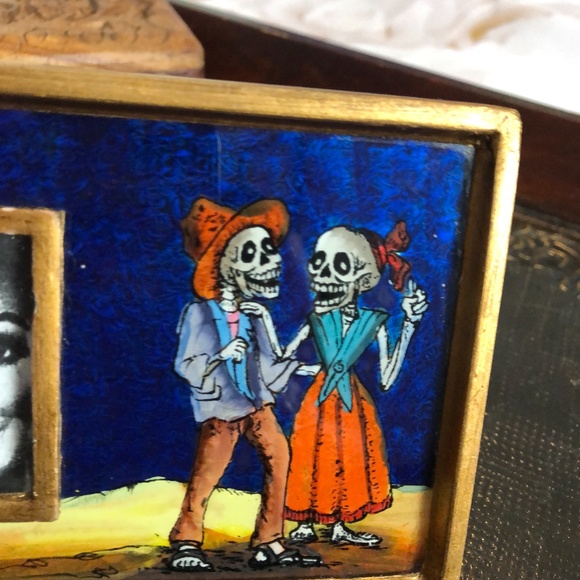 Unique Skeleton Glass Painted Frame - Peru NWT - Picture 2 of 4